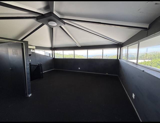 37M² OFFICE TO LET IN LA LUCIA